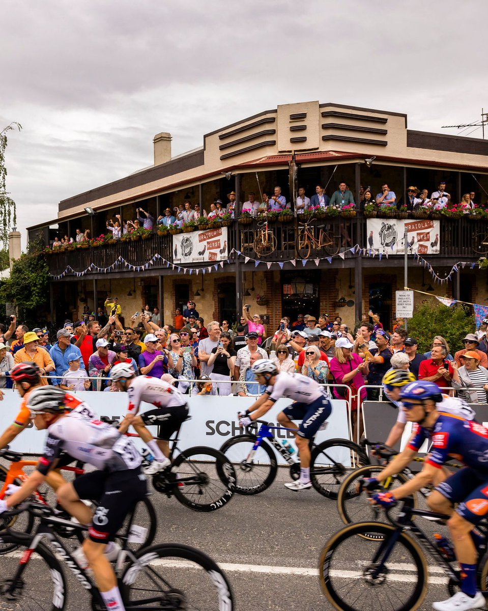 Not sure how to get to our stages? Or want to explore more beyond the finish line? Our Spectator Travel Guides are here to help you navigate each stage &amp; region 🚲🍷

Pick a stage and start exploring: bit.ly/47MxhrT

#TourDownUnder