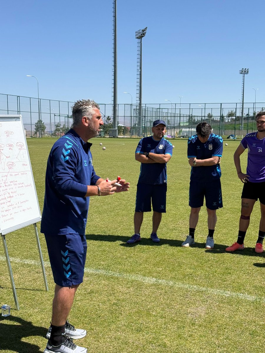 ⚽️ Artvin Hopaspor’un 20 günlük Erzurum kampını tamamlayarak ilçeye döndü.

hopam.com/icerikdetay.ph…