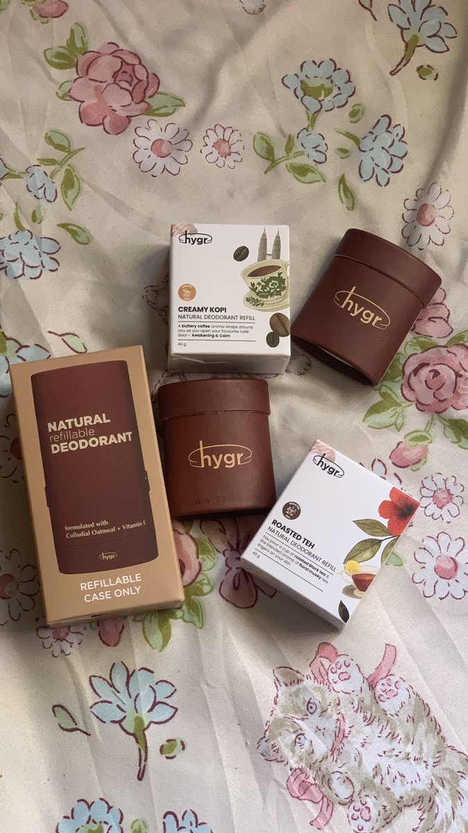 HYGR baru keluarkan new merdeka series, creamy kopi and roasted teh! 

Sesuai gila untuk orang yang nak pergi merdeka event or keretapi sarong, atleast takde la bau tiak nanti 🤓

And personally I LOVEEE IT! Especially the kopi scentt ☕️