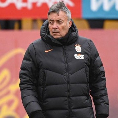 Dünyanın en kötü oyuncu değişikliği.

Fatih Terim                                  Doménec Torrent