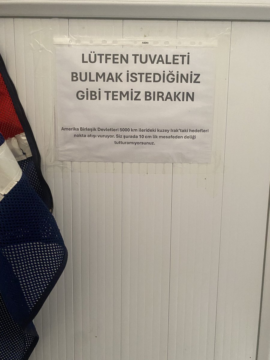 Göreve gelmişim lavabo ihtiyacımı karşılayayım dedim. Karşıma çıkan yazıya bak 😂🫡