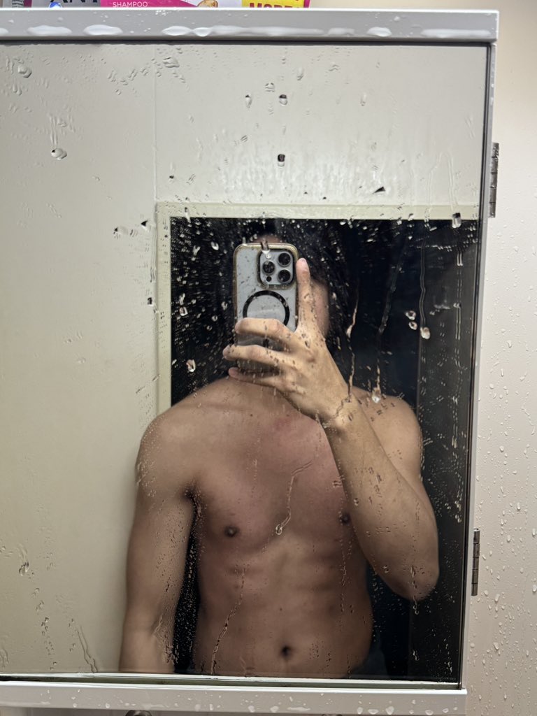 itzmebigman's tweet photo. Shower 🚿 https://t.co/BUL2EJUJfU