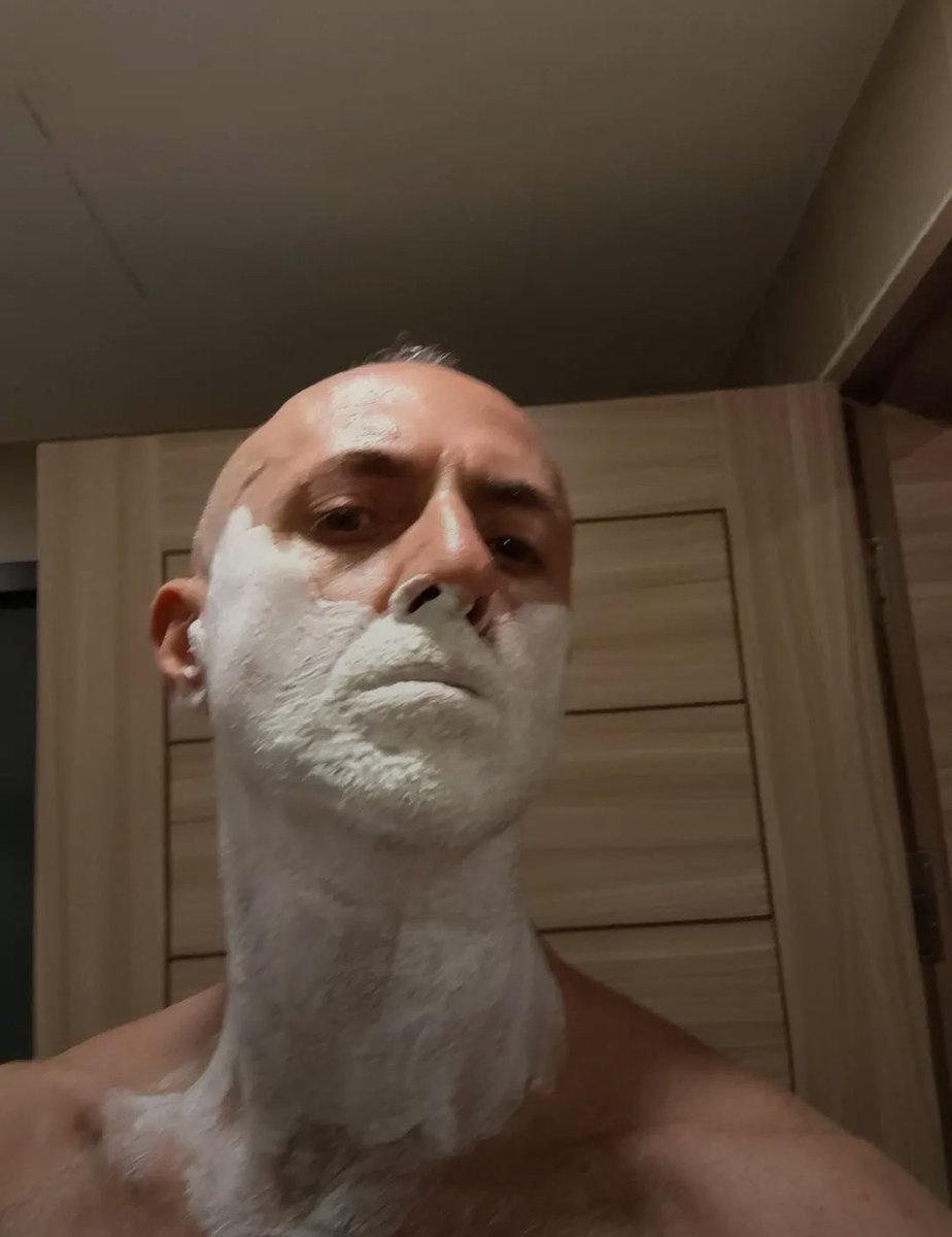 plainbisquit's tweet image. Shaving: today is necessary