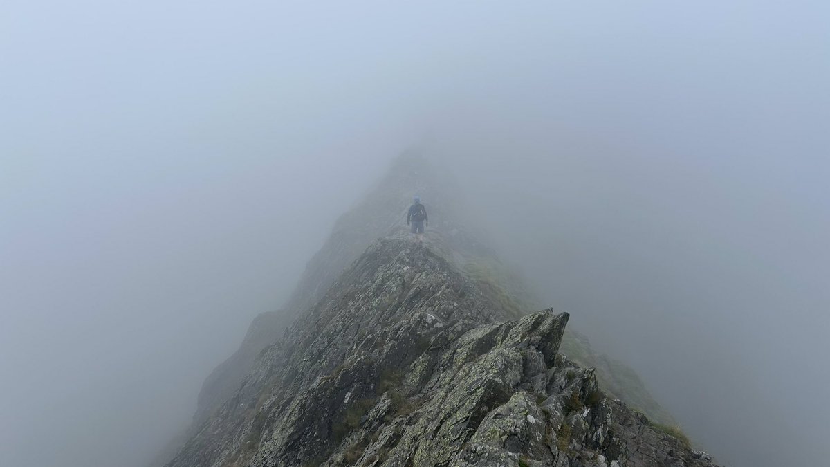 Last Monday’s adventure. 😀👍🥾⛰

Blencathra via Sharp Edge and Halls Fell Ridge with @outofayrshire143
youtu.be/dio_rd2ixlU