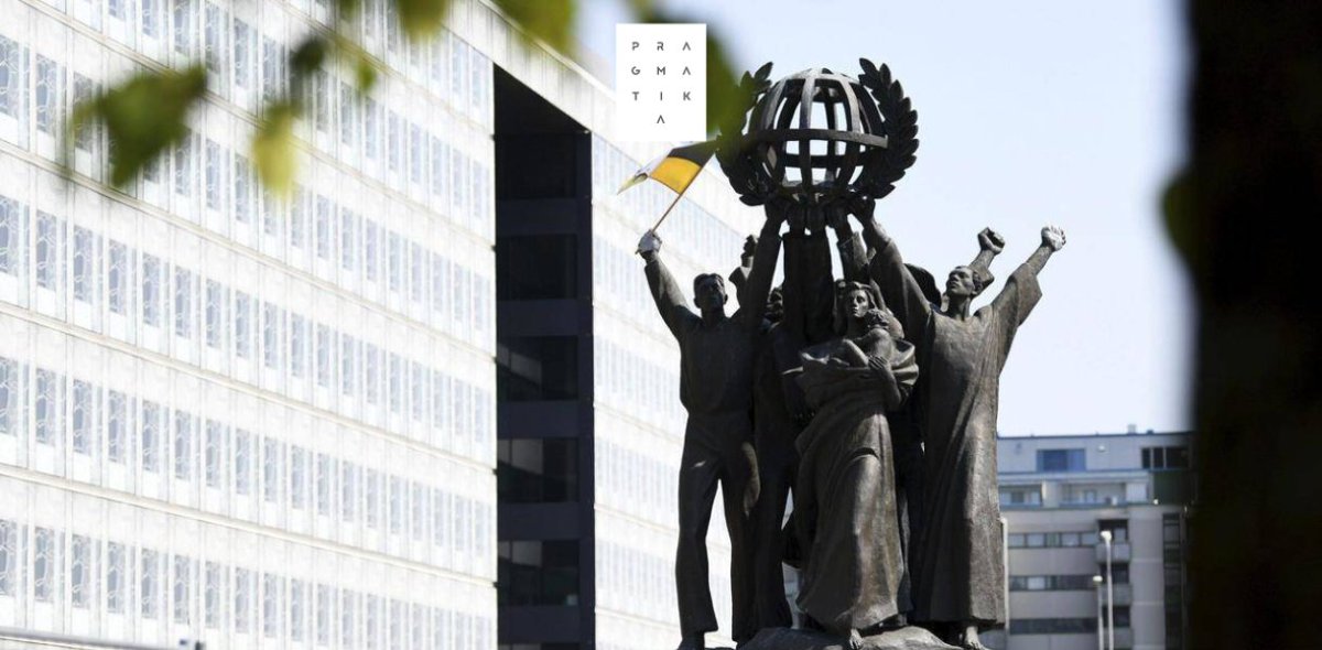 ayrvian's tweet image. Helsinki, a sx monumento all&apos;amicizia Russia Finlandia del 1968 sostituito foto a dx dopo occupazione russa dell&apos;Ucraina. Un paese  neutrale grazie al grande stratega Putin ora è nella @Nato.
La Russia è come l&apos;aids chi la conosce la evita.
@magnomiche 
@semeraro_g 
@rusembitaly