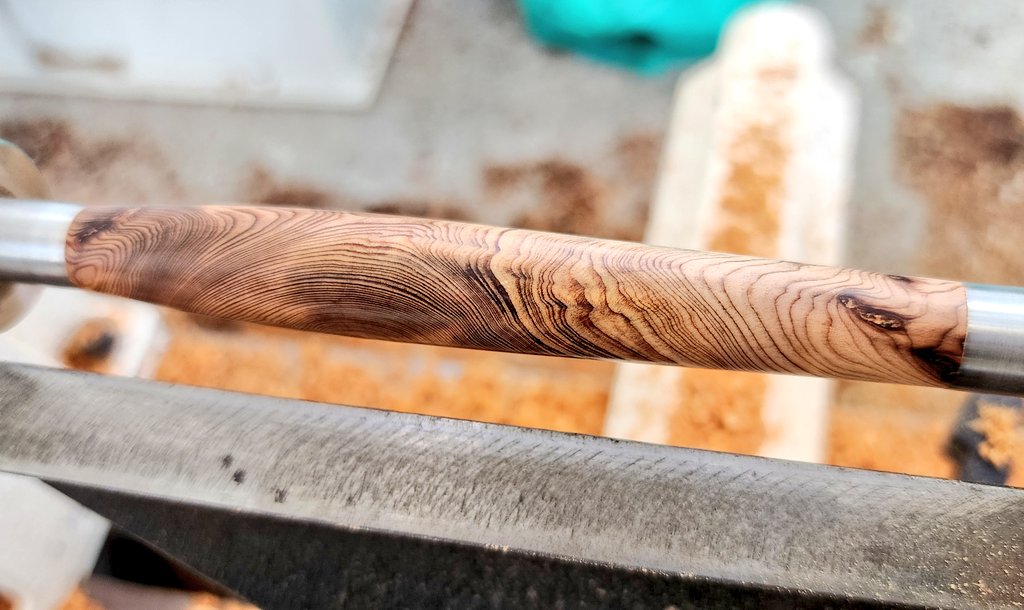 3万円の元材から3本ほどしか取れなかった、それが屋久杉の泡瘤です