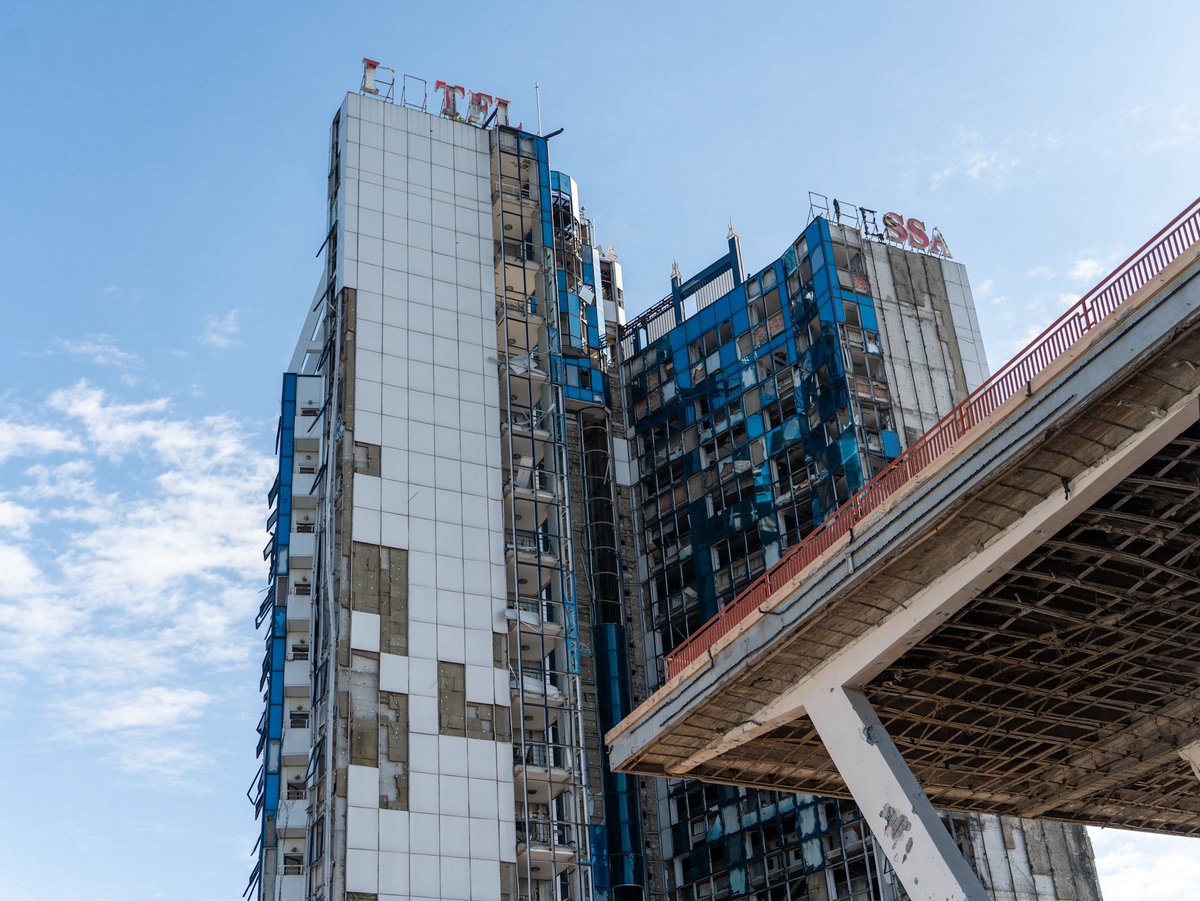 🇺🇦🇱🇺 Today together with the #Benelux countries we visited Odesa to reaffirm our unwavering solidarity to Ukraine &amp; its people in face of the ongoing Russian aggression.Thank you to my colleague <a href="/andrii_sybiha/">Andrii Sybiha 🇺🇦</a> for your warm welcome! And my colleagues <a href="/prevotmaxime/">Maxime PREVOT</a> &amp; Heleen Bakker