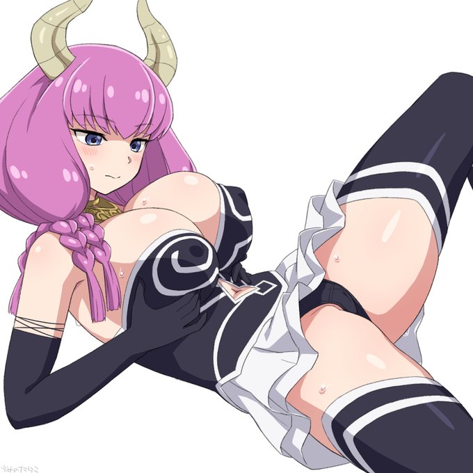 エッチなポーズして😐 