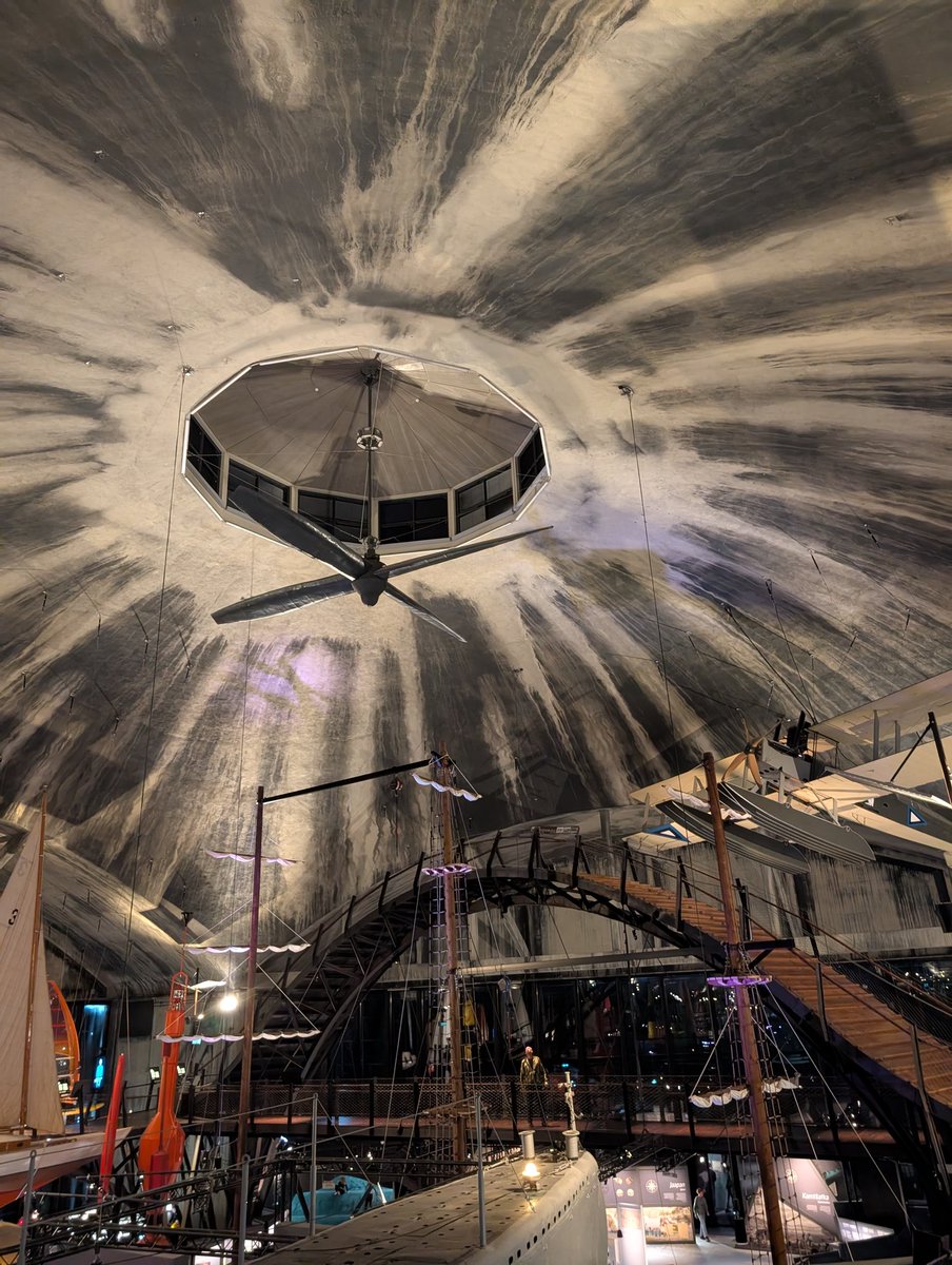 LastStandSec's tweet image. #OSINT challenge

Where was this photo taken? 
What is the name of the submarine in the photo?
Which nation did it serve most of its career with? 

Answers under the GIF please!

#osintchallenge
#geolocation
#threatintel
#infosec