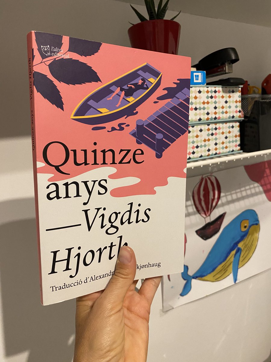 📚 No he aconseguit enganxar-m’hi. Potser sí que reflecteix el malestar adolescent, però redactat i passat pel sedàs d’un adult, diria…
