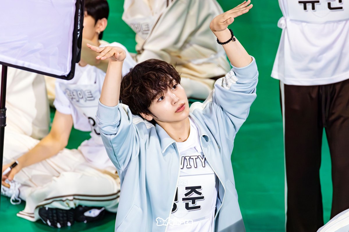 20250825 CRAVITY (크래비티) - 아이돌 육상대회 - 고양체육관  
#CRAVITY #크래비티 #HYEONGJUN #형준