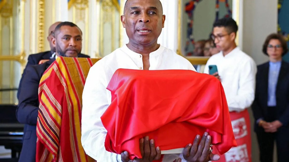 Sy Marcus Herve Traore (@marcus_herve) on Twitter photo 🚨 Breaking: France 🇫🇷 has returned the skull of King Toera of Madagascar, killed and decapitated by colonial troops in 1897. The remains, kept in the Museum of Natural History in Paris for 128 years, were handed over at a ceremony in Paris under a new law to return human remains 🚨 Breaking: France 🇫🇷 has returned the skull of King Toera of Madagascar, killed and decapitated by colonial troops in 1897. The remains, kept in the Museum of Natural History in Paris for 128 years, were handed over at a ceremony in Paris under a new law to return human remains