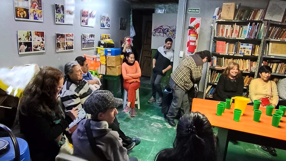 Talleres para adultos mayores. En nuestra sede de CABA de La Alameda recibimos un taller para educación en el consumo de la que participaron nuestros vecinos que pertenecen al centro comunitario