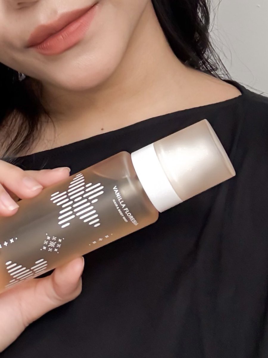 Tasya Faradila (@beautyayyy) on Twitter photo excited bgt pas tau <a href="/Project1945/">Project 1945</a> launch “Vanilla Floresia” hair & body mist ini🤎
luvs wangi milky vanilla manis yg ga bikin pusing! ini gamau di bikin EDP nya kah?😌 excited bgt pas tau <a href="/Project1945/">Project 1945</a> launch “Vanilla Floresia” hair & body mist ini🤎
luvs wangi milky vanilla manis yg ga bikin pusing! ini gamau di bikin EDP nya kah?😌