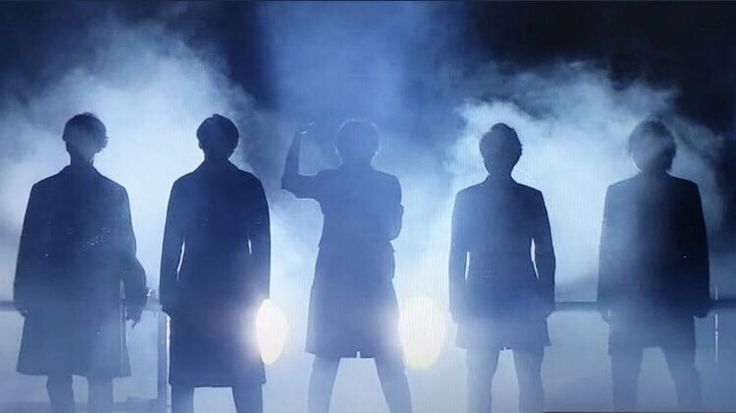 ラスボス感溢れる5つのシルエットが
カウコン等に降臨したら泣く自身ある。