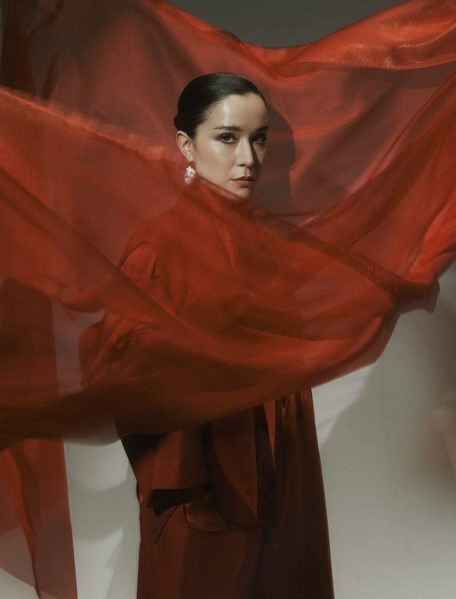 ecelondon's tweet photo. Featured  @VingtSeptMag starring Elizabeth Dulau of Star Wars: Andor. 

#EceLondon #VingtSeptMag #StarWars #ElizabethDulau https://t.co/IrJ1w9BEla