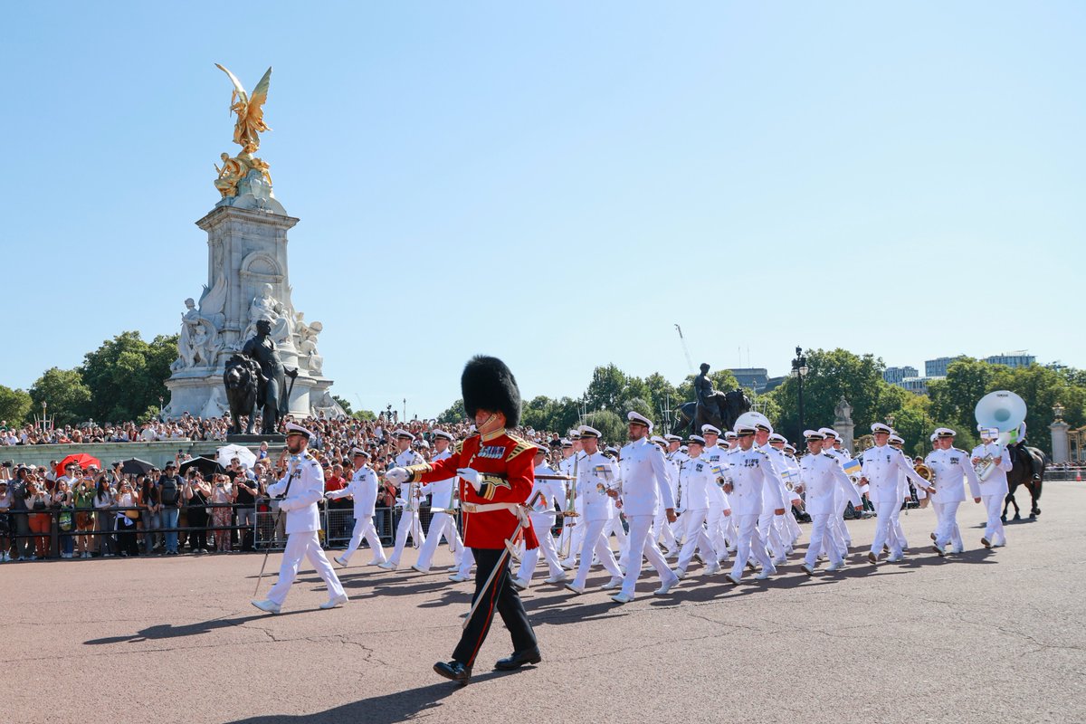 “I keep feeling the greatest and deepest admiration for the unbreakable courage and spirit of the Ukrainian people. I remain hopeful that our countries will be able to further work closely together to achieve a just and lasting peace in Ukraine.” - His Majesty The King

🇺🇦🇬🇧 On