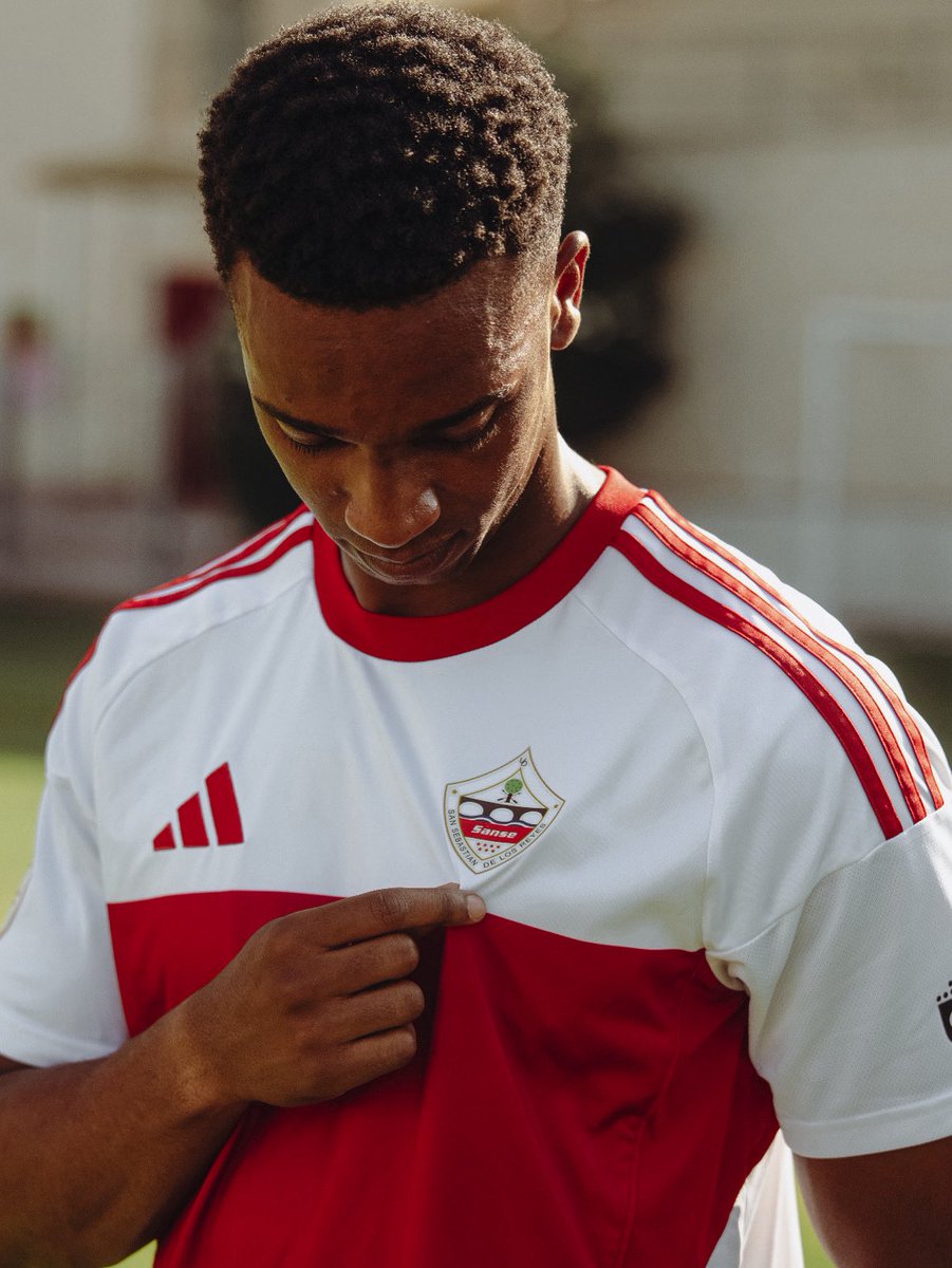 U.D. Sanse (@udsanse) on Twitter photo 🎂 Alguien cumple años hoy…
😎 ¡Todos a felicitar a Marvin!
🔝 PD: ¡qué bien le sienta la camiseta sansera! 🎂 Alguien cumple años hoy…
😎 ¡Todos a felicitar a Marvin!
🔝 PD: ¡qué bien le sienta la camiseta sansera!