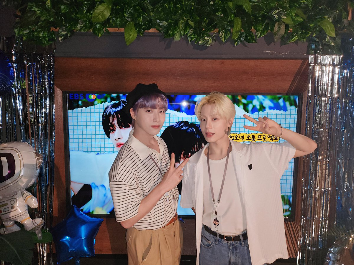 [#환웅 #시온]

잠시 후❗️10시 EBS 반디 앱과 
EBS 경청 유튜브 채널에서 만날 수 있는
‘청소년소통프로젝트 경청’

웅디 &amp; 숀디와 함께한
647일 간의 추억 🎁
끝까지 함께 해주실 거죠?

🎧 youtube.com/@ebsfmlisten?s

#원어스 #ONEUS #경청
#HWANWOONG #XION