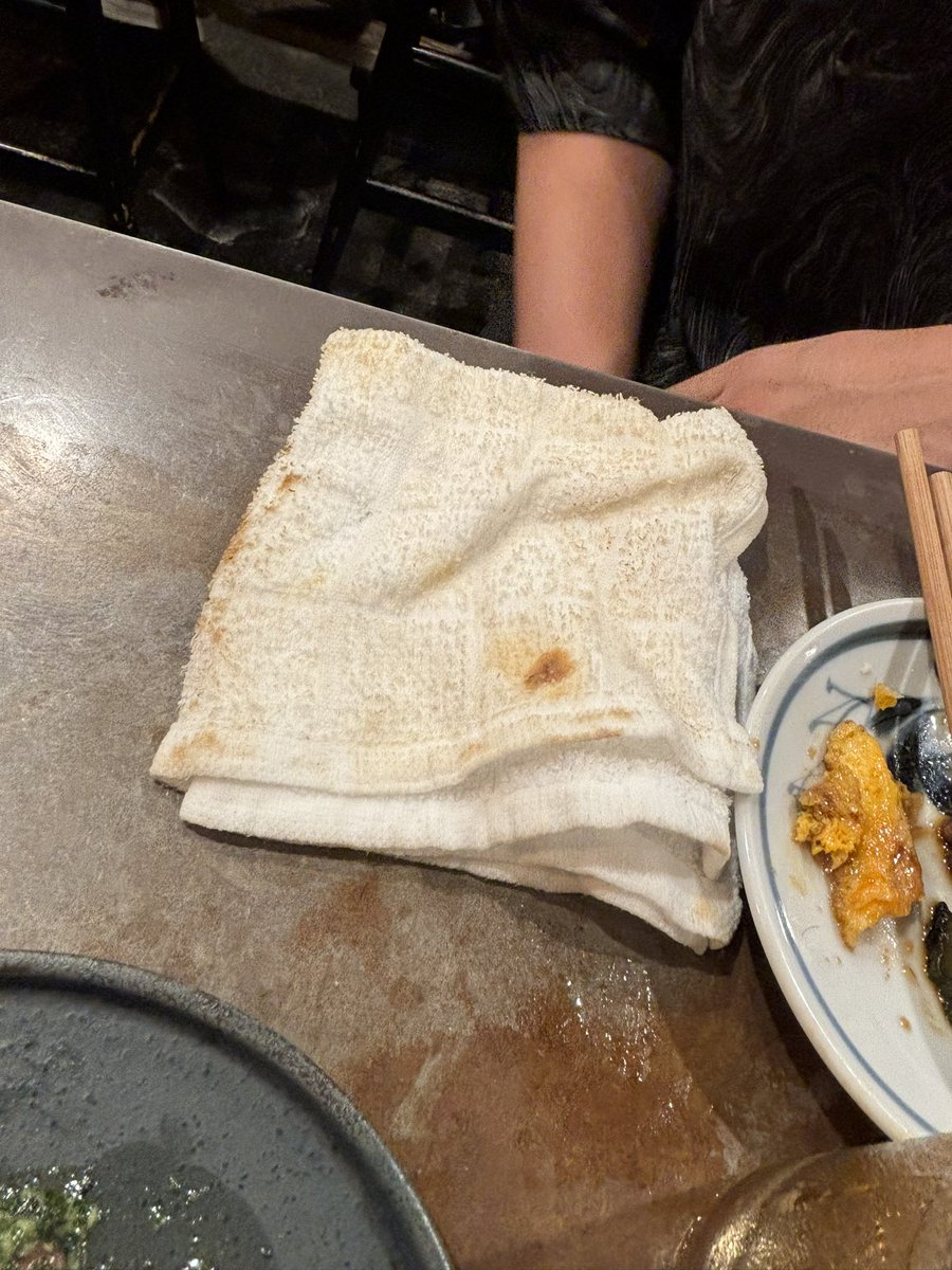 ebdasu's tweet photo. グラウンドで飯食ってるくらいおしぼり汚れてた💦💦 https://t.co/itWNKpCS7a