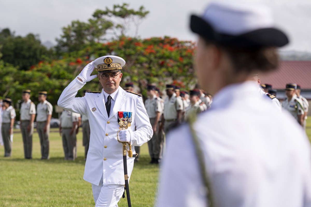 FAA_Officiel's tweet photo. [#ceremonie #COMSUP] Le 01/08, le CA Soubrier ⭐️⭐️ a pris le commandement des #FAA
➡️ Au cours d’une cérémonie au fort Desaix, il s’est adressé aux unités en rappelant l’importance des missions des FAA : lutte NARCOPS, soutien aux populations, formation au profit des partenaires https://t.co/U3QMQfoTLv