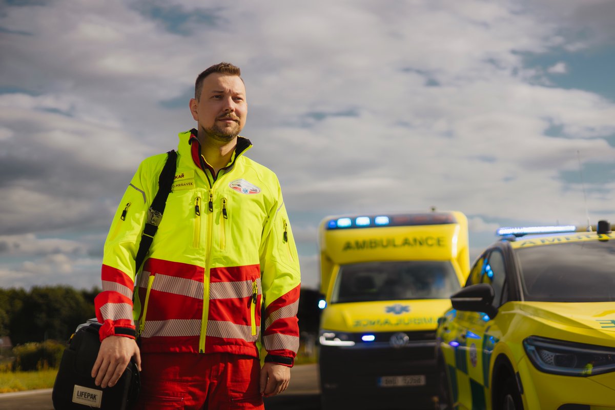 Případ, se kterým se lékaři možná setkají jednou za život. Záchrana těhotné ženy se srdeční zástavou a jejího ještě nenarozeného dítěte. 
Skvělá souhra lékařů a zdravotníků ze <a href="/zzskhk/">ZZS KHK</a> a <a href="/FN_HK_oficialni/">Fakultní nemocnice Hradec Králové</a> zachránila při unikátním zákroku život matky i dítěte.

V sobotu 28. června v