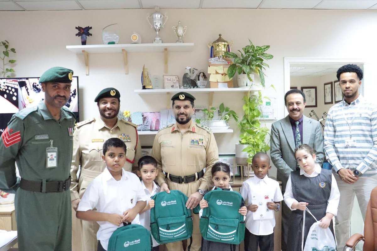 DubaiPoliceHQ's tweet image. #News | Dubai Police Station Directors connect with Students and Faculty Members

Details:
dphq.ae/6018uHRy

#SchoolSecurity 
#NewAcademicYear