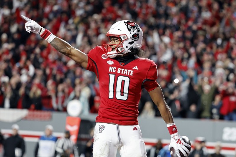 Kyson Mallard (@kysonmallard56) on Twitter photo Blessed to receive an offer from NC State!!!!!!! #HTT #BigMenLead 🔴🐺⚪️
<a href="/Coach2J/">Coach Garett Tujague</a>
<a href="/coach_bodaniels/">Bo Daniels</a>
<a href="/247recruiting/">247Sports Recruiting</a>
<a href="/Rivals/">Rivals</a>
<a href="/PrepRedzone/">Prep Redzone 🏈</a>
<a href="/coach_bodaniels/">Bo Daniels</a>
<a href="/RustyMansell_/">Rusty Mansell</a>
<a href="/WestoverPats229/">Westover Patriots</a>
<a href="/jaylenjoyner3/">Jaylenjoyner</a>
<a href="/CoreyLamontJoy2/">Corey Lamont Joyner</a>
<a href="/FCRecruits/">First Choice Recruiting</a>
<a href="/RecruitGeorgia/">Recruit Georgia</a> Blessed to receive an offer from NC State!!!!!!! #HTT #BigMenLead 🔴🐺⚪️
<a href="/Coach2J/">Coach Garett Tujague</a>
<a href="/coach_bodaniels/">Bo Daniels</a>
<a href="/247recruiting/">247Sports Recruiting</a>
<a href="/Rivals/">Rivals</a>
<a href="/PrepRedzone/">Prep Redzone 🏈</a>
<a href="/coach_bodaniels/">Bo Daniels</a>
<a href="/RustyMansell_/">Rusty Mansell</a>
<a href="/WestoverPats229/">Westover Patriots</a>
<a href="/jaylenjoyner3/">Jaylenjoyner</a>
<a href="/CoreyLamontJoy2/">Corey Lamont Joyner</a>
<a href="/FCRecruits/">First Choice Recruiting</a>
<a href="/RecruitGeorgia/">Recruit Georgia</a>