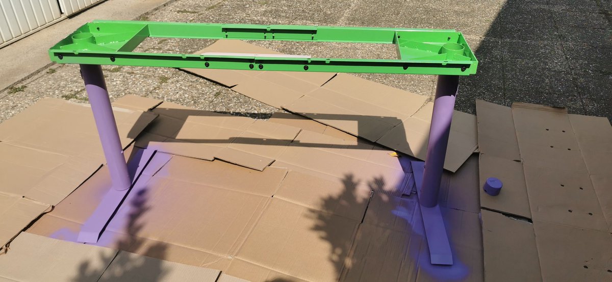 Adieu le set up rose en mode D. Va.
C'est parti pour du violet et vert... Ceux qui me connaissent auront la réf de ces couleurs 👀