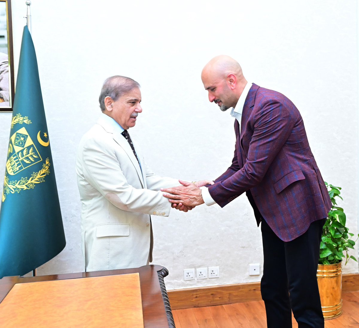 Azhar Javaid (@azharjavaiduk) on Twitter photo وزیراعظم شہباز شریف <a href="/CMShehbaz/">Shehbaz Sharif</a> سے وزیراعظم ہاؤس اسلام آباد میں ملاقات وزیراطلاعات <a href="/TararAttaullah/">Attaullah Tarar</a> بھی موجود تھے حکومت اوورسیز پاکستانیز کو وی آئی پی کا درجہ دیکر کیلئے اہم اقدامات اٹھا رہی ہے خصوصی عدالتوں کا قیام سرمایہ کاری کیلئے سہولیات کو مزید بڑھایا جارہا ہے اسلام آباد میں وزیراعظم شہباز شریف <a href="/CMShehbaz/">Shehbaz Sharif</a> سے وزیراعظم ہاؤس اسلام آباد میں ملاقات وزیراطلاعات <a href="/TararAttaullah/">Attaullah Tarar</a> بھی موجود تھے حکومت اوورسیز پاکستانیز کو وی آئی پی کا درجہ دیکر کیلئے اہم اقدامات اٹھا رہی ہے خصوصی عدالتوں کا قیام سرمایہ کاری کیلئے سہولیات کو مزید بڑھایا جارہا ہے اسلام آباد میں