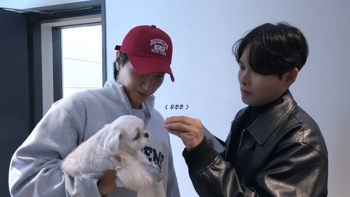 SUPER JUNIOR 슈퍼주니어 '우리의 꽃말 (Stuck With You)' Recording Behind The Scenes

youtu.be/kNq_s1Usp_w 

#슈퍼주니어 #SUPERJUNIOR
#우리의꽃말 #SUPERJUNIOR_StuckWithYou
#SuperJunior25