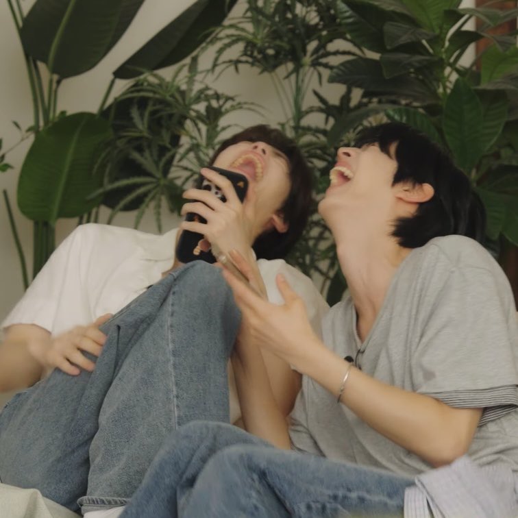 더도말고 덜도말고 딱 이만큼만 행복하고싶다..