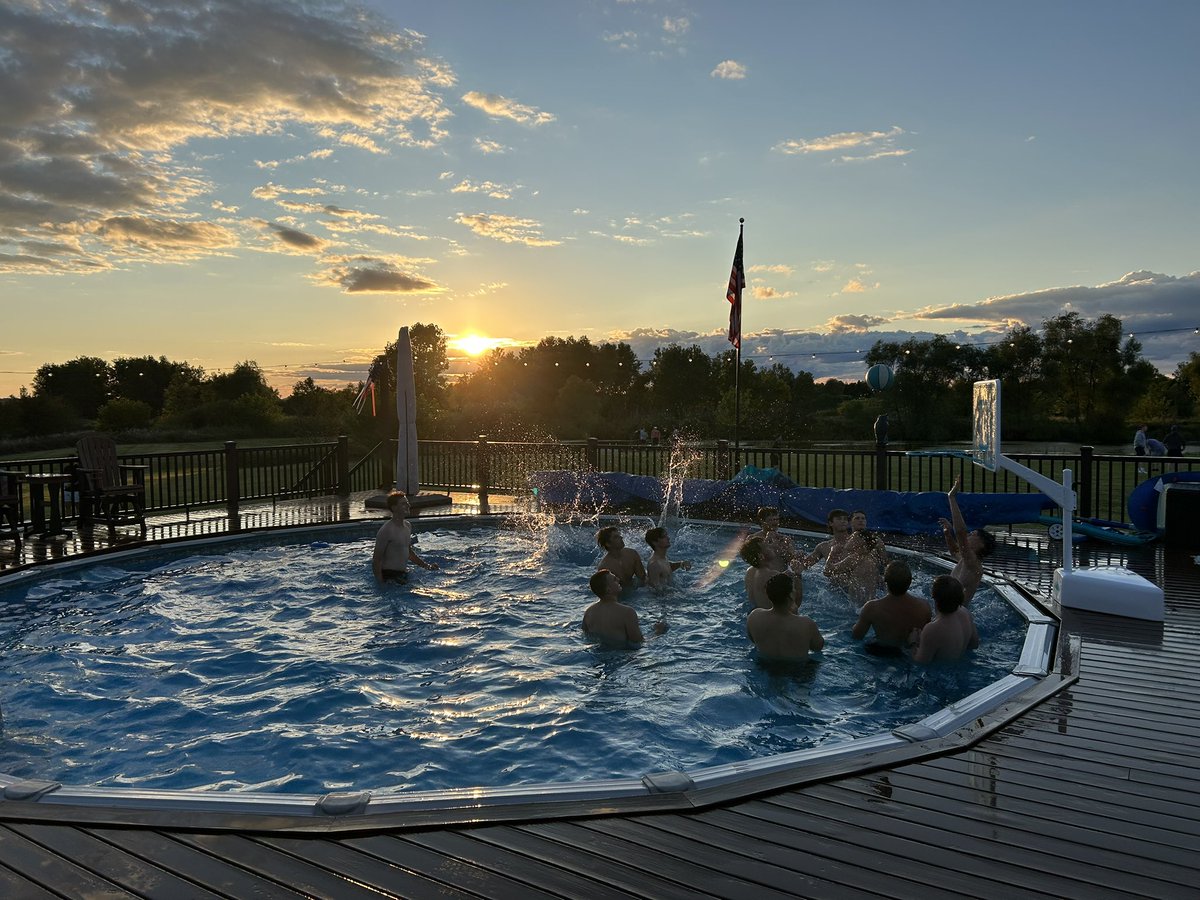 We had a great start to the fall last night with team dinner, corn hole, and pool basketball. 

Huge shoutout to the Shoven’s for opening their doors to the team, and cooking a fantastic dinner! 

#ForONU