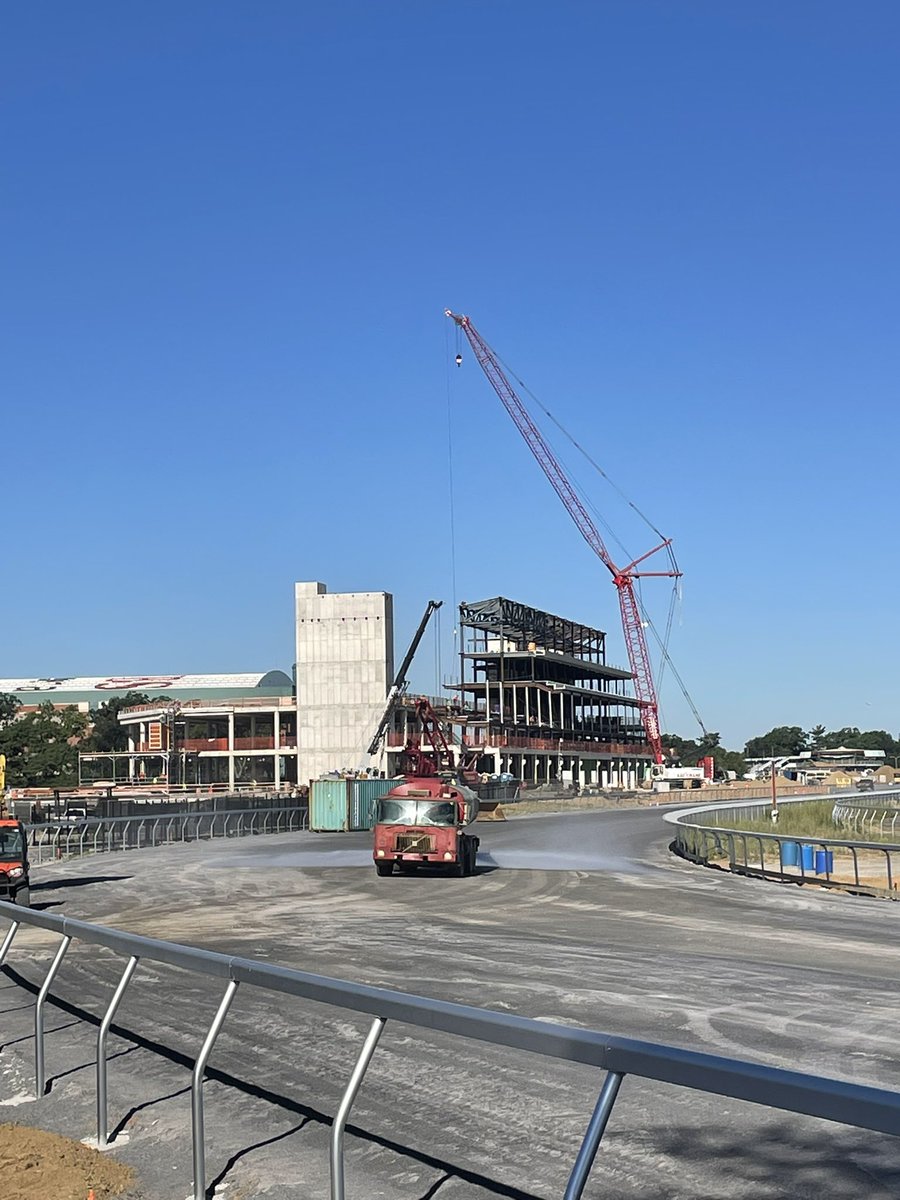 Hennigracing tweet media