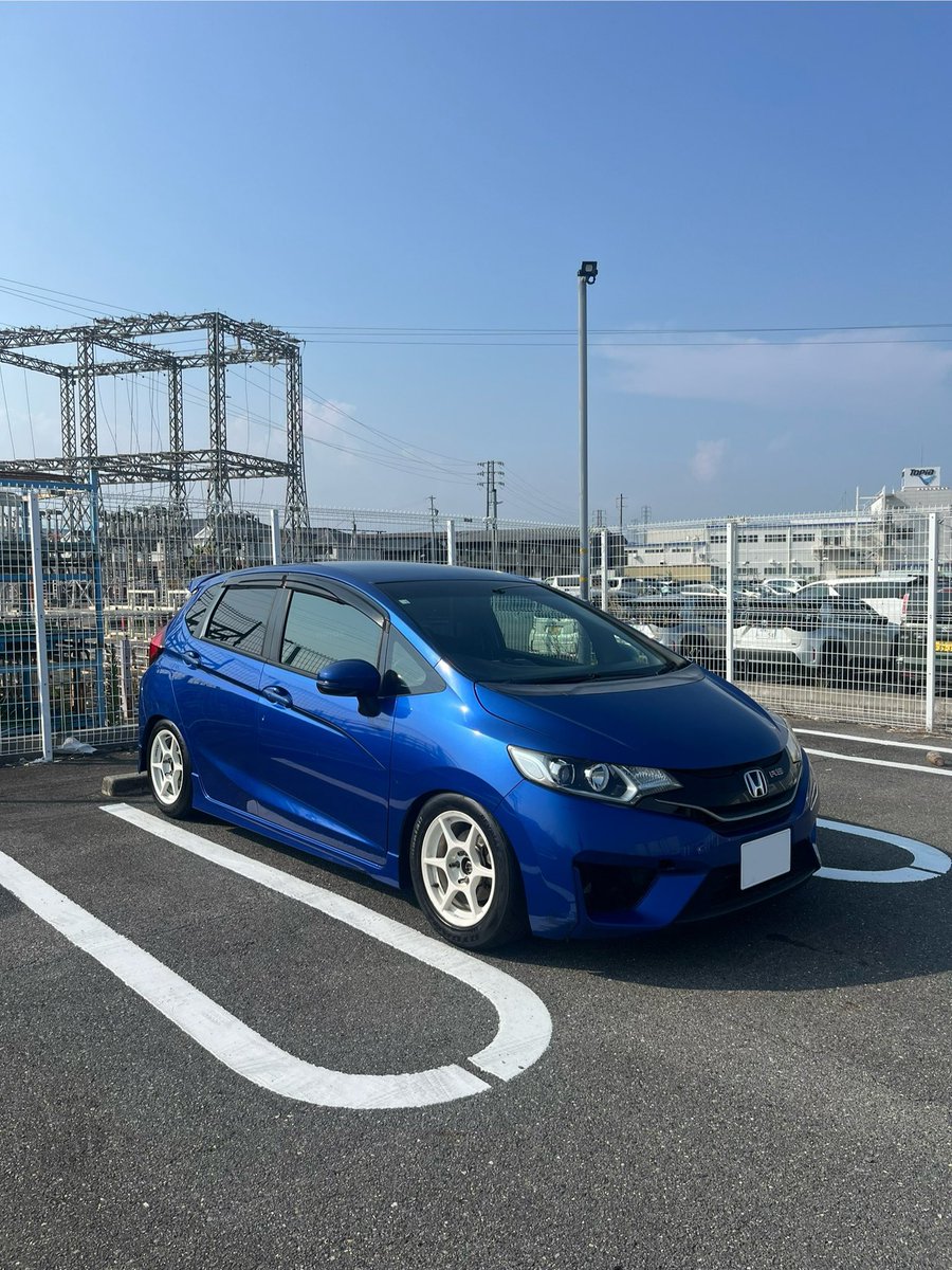 なるい tweet media