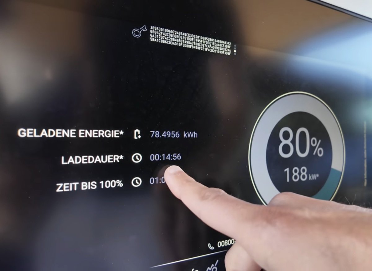 More details of the Cayenne EV are out, and we even got a charging curve. 😳 Full reveal coming later this year at the LA Auto Show.

•1000+ HP
•108 kWh usable, 800V
•600 km (372 mi) WLTP
•10–80% in &lt;16 min
•400 kW charging peak
•Rear-wheel steering &amp; Active Ride