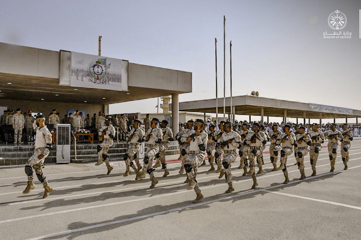 modgovksa's tweet photo. #القوات_البحرية تُخرِّج الدفعة الـ13 من دورة الفرد الأساسي في مدرسة مشاة البحرية برأس الغار. https://t.co/RVRDl7PVQs