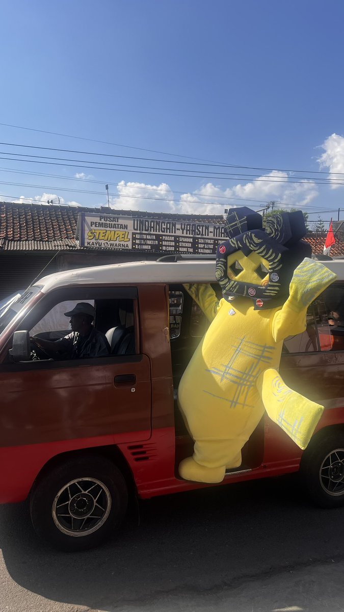 anomali nitto pulang ke kos naik angkot