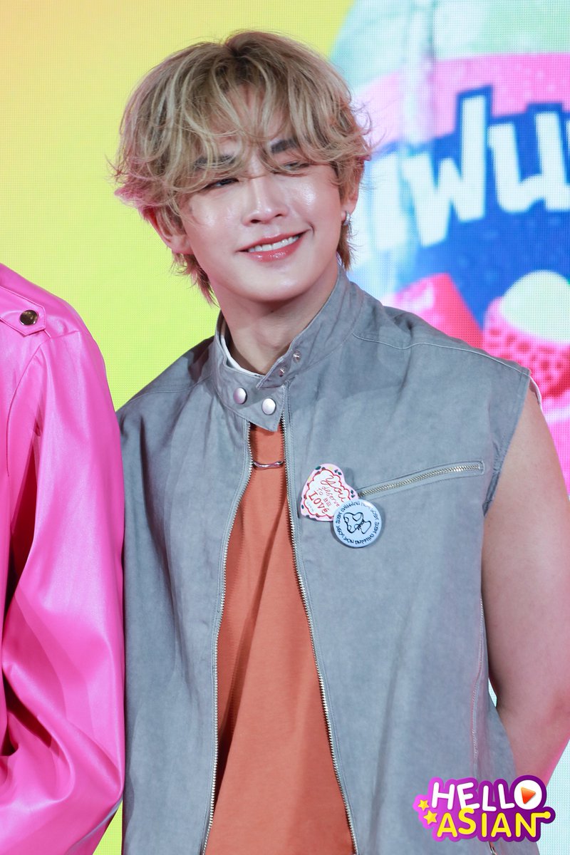 "ขุนพล-น้องฮาร์ท" ในงาน 'FANTA LYCHEE LAUNCH EVENT'

#BUSbecauseofyouishine
#KHUNPOL
#HEARTchuthiwat
#Fantaxbus #แฟนต้าลิ้นจี่xbus
#แฟนต้าลิ้นจี่ #หอมหวานอร่อยจึ้งตัวตึงเจนซ่า