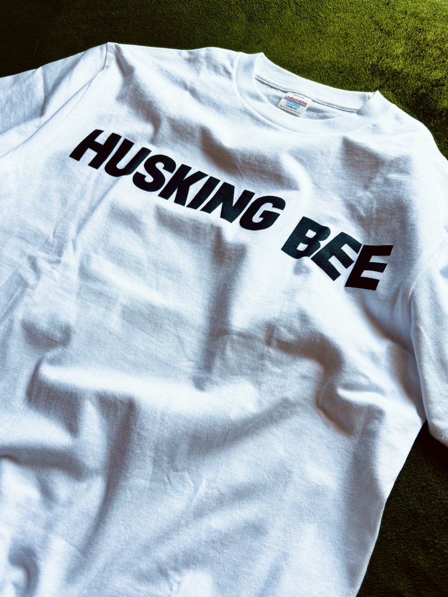 HUSKING BEE (@huskingbee_info) on Twitter photo 【NEW MERCH🛒】
Authentic Logo Tee (White)
M, L, XL
¥3,500
定番ロゴTの白です。
ライブ会場物販にて販売開始!
さあ!とりあえず物販に凸です💨
よろしくお願いいたします💁🏻♂️ 【NEW MERCH🛒】
Authentic Logo Tee (White)
M, L, XL
¥3,500
定番ロゴTの白です。
ライブ会場物販にて販売開始!
さあ!とりあえず物販に凸です💨
よろしくお願いいたします💁🏻♂️