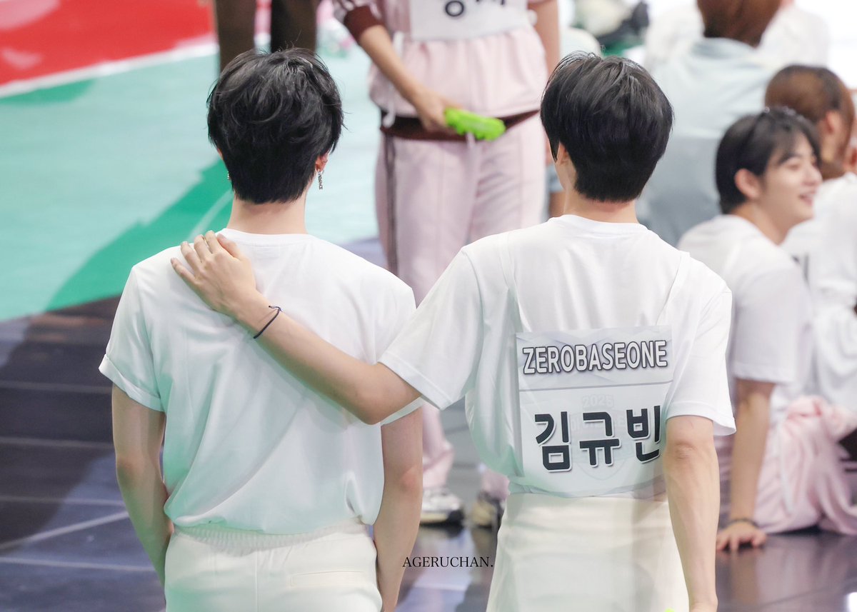 gyub’s hand is never leaving rik’s shoulder