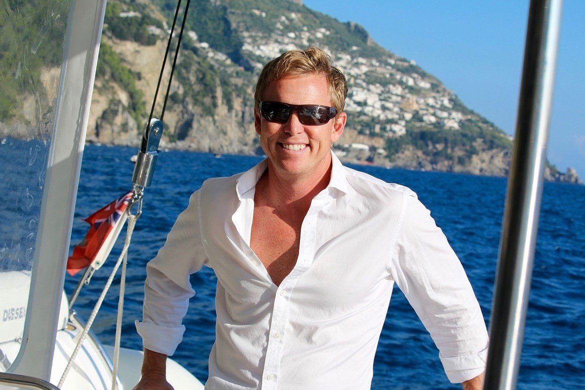 A GUIDE FOR NAVIGATING THE CURRENTS OF LIFE ITSELF “The Amalfi Coast is one of the most beautiful places I’ve ever seen. Rebecca and I were the lucky guests on this amazing sailing yacht.” campanica.blogspot.com/2025/08/a-guid…
----
#AmalfiCoast #book #sailing