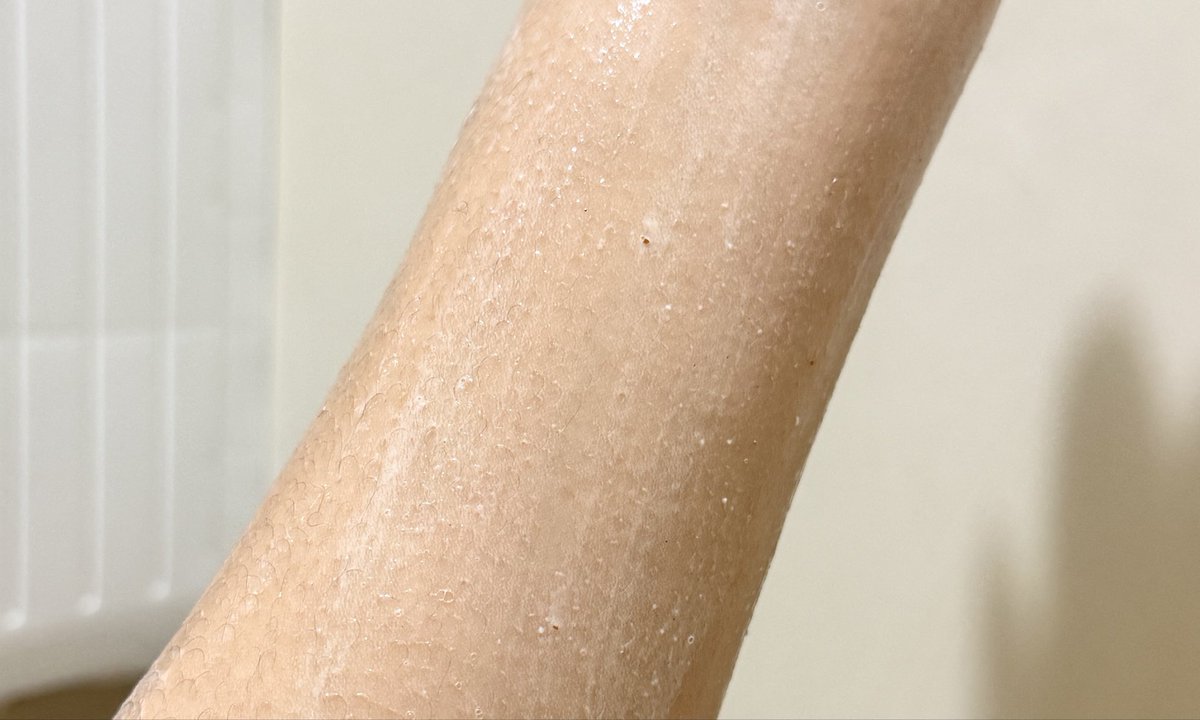 ตั้งแต่สั่งสปาสครับวอชตัวนี้มาคือเลิ้ปมากใช้ทุกวันเลย กลิ่นหอมอ่อนๆแบบพรีเมียม ช่วยผลัดเซลล์ผิวเก่า ทำให้ผิวชุ่มชื้น ไม่แห้งตึง ปิ๊งชอบใช้ในวันที่ออกไปทำกิจกรรมข้างนอกเยอะๆ ใช้แล้วผ่อนคลาย รู้สุดอาบน้ำสะอาดสุดๆ😂