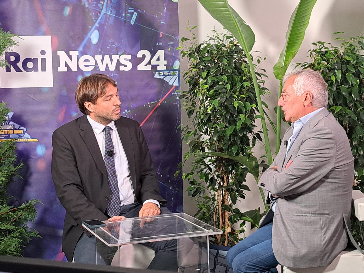 Il presidente di #Unioncamere Andrea Prete ai microfoni di Rai News 24: "Un problema attuale delle #aziende non è solo trovare i #giovani, ma trattenerli in azienda. La risposta deve essere multipla, diretta sia  a far in modo che i giovani restino in Italia, sia a favorire la