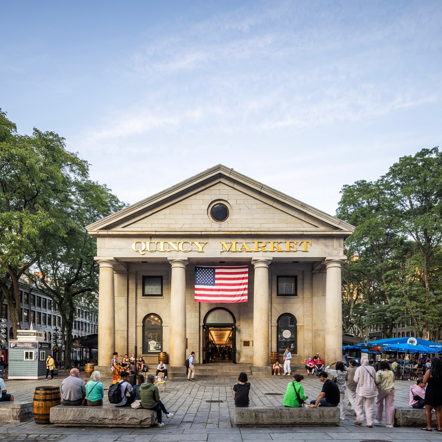 TheBostonIrish's tweet image. 199 years ago on August 26, 1826, #QuincyMarket first opened as a public marketplace, thanks to the vision of #BostonMayor Josiah Quincy. Today @FaneuilHall, as it is also known, continues to be " thronged from morning till night."   #meetboston @dtownboston @blackroseboston