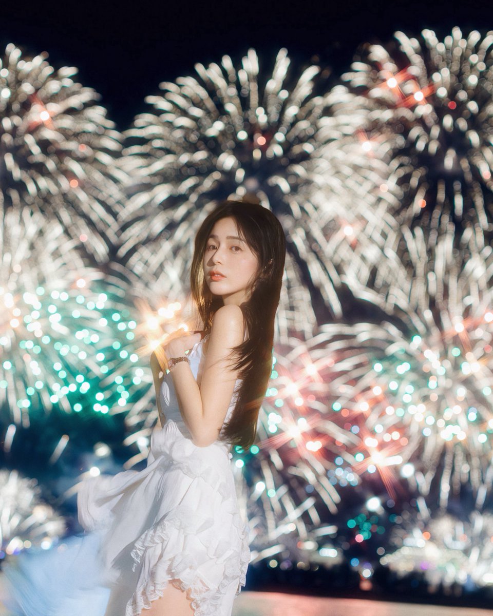 chen1chen816's tweet image. -
全程都被對著煙花的我🎆
但照片真的很美o(^_^)o
今年淡水的最後一場煙花完成了✔️

#煙火