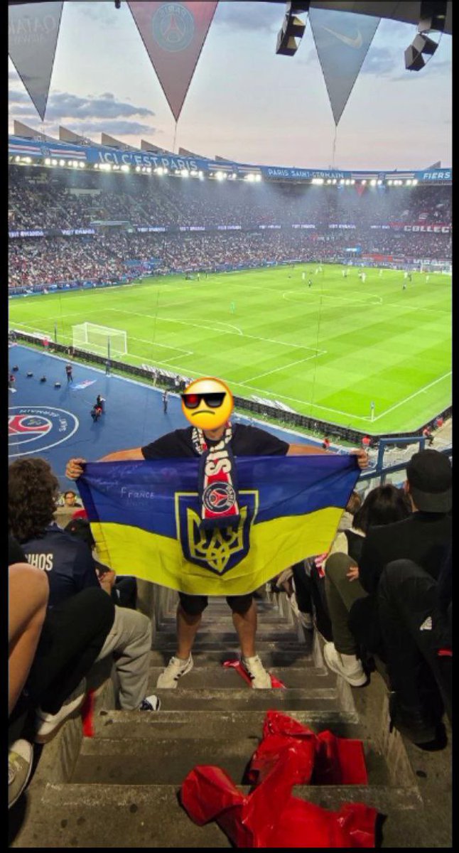 Ukrainian serviceman kicked out of Parc des Princes due to Ukraine flag ⁉️😡

Dnipryanyn (telegram channel) report the incident happened during PSG - Angers (22/8/25)

Stewards argued &amp; demanded for unclear reasons that his 🇺🇦 flag be removed

He refused &amp; left the match early