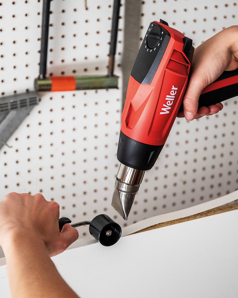 #Effortless #Control with #Weller. The 2000W #HeatGun offers stepless precision, adjusting from 80°C to 600°C to fit your needs. A two-stage #airflow system ensures #adaptable #performance. #Swissengineered #HeatToCreate - Check out now sohub.io/3m3n