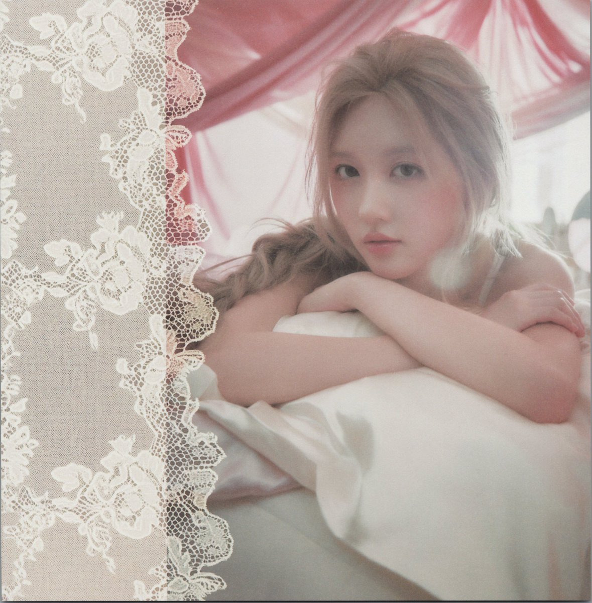 <ive secret> LOVED IVE ver. album scan - #GAEUL #가을 

©️ mnl96029017