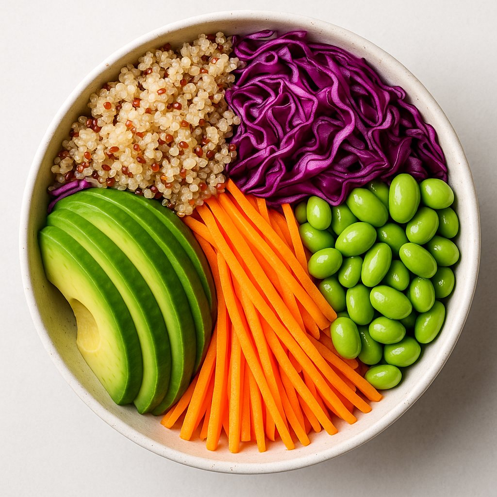 Regenbogen-Bowl für alle Sinne! Rote Paprika, orangene Karotten, gelber Mais, grüner Spinat, blaue Blaubeeren - jede Farbe bringt andere Antioxidantien. 🌈 Eine bunte Bowl ist nicht nur ein Fest fürs Auge, sondern auch für deine Gesundheit. Iss den Regenbogen!
